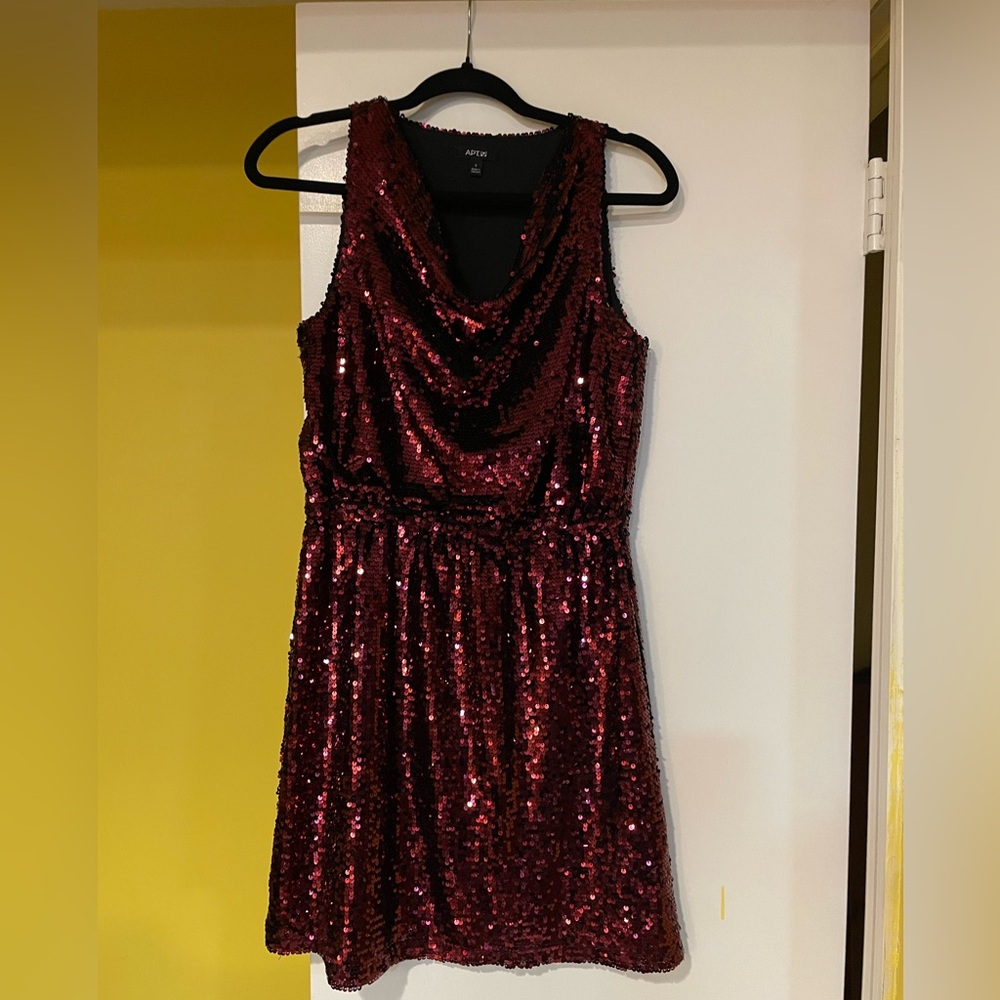 🪸 5 for $25 🪸 Sparkly Red burgundy dress sequins size small